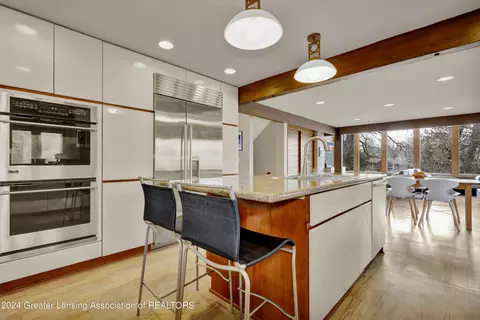 Kitchen - 4609 Comanche Dr, Okemos, MI 48864 photo 7 of 8