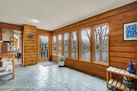 Exterior - 4609 Comanche Dr, Okemos, MI 48864 photo 5 of 14