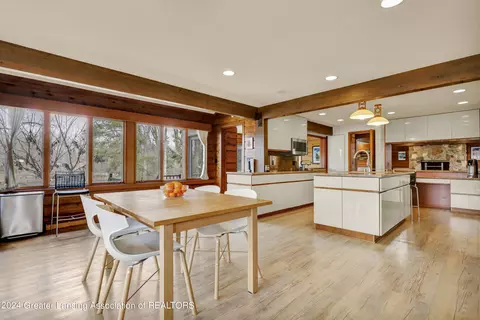 Kitchen - 4609 Comanche Dr, Okemos, MI 48864 photo 3 of 8