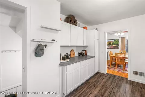 Kitchen - 2213 Lyons Ave, Lansing, MI 48910 photo 1 of 2
