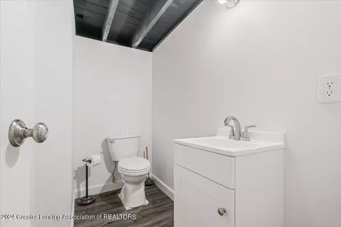 Bath - 2213 Lyons Ave, Lansing, MI 48910 photo 3 of 3