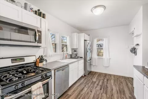 Kitchen - 2213 Lyons Ave, Lansing, MI 48910 photo 2 of 2