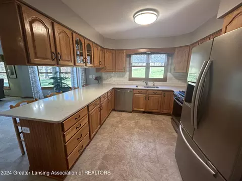 Kitchen - 4406 Carmine Ct, Dewitt, MI 48820 photo 2 of 3