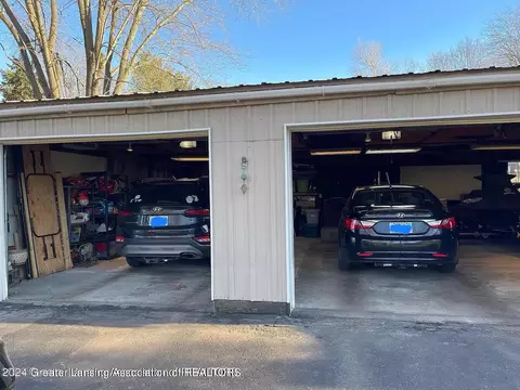 Exterior - 207 E Washington St, Dimondale, MI 48821 photo 13 of 17