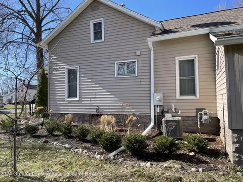 Exterior - 207 E Washington St, Dimondale, MI 48821 photo 3 of 17