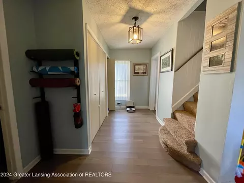 Entry Way - 207 E Washington St, Dimondale, MI 48821 photo 2 of 3