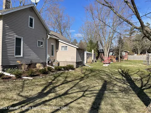 Exterior - 207 E Washington St, Dimondale, MI 48821 photo 4 of 17