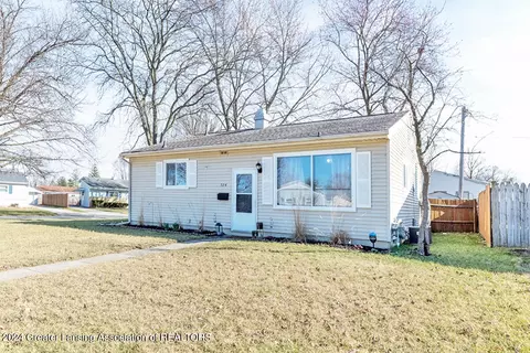 724 Spokane Ave, Lansing, MI 48910