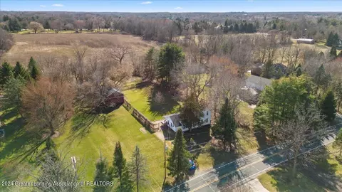 1721 W Dill Rd, Dewitt, MI 48820