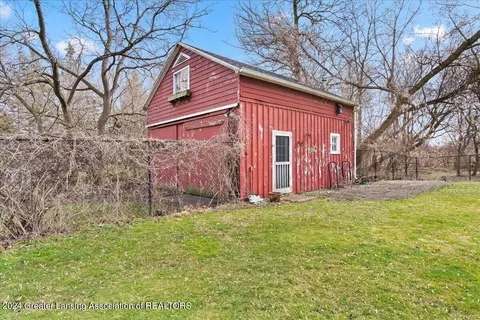 Exterior - 1721 W Dill Rd, Dewitt, MI 48820 photo 4 of 9