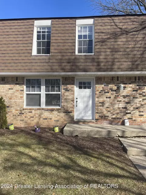 1715 Maisonette Dr, Lansing, MI 48911