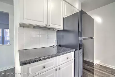 Kitchen - 6262 Beechfield Dr, Lansing, MI 48911 photo 3 of 5