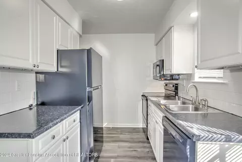 Kitchen - 6262 Beechfield Dr, Lansing, MI 48911 photo 2 of 5