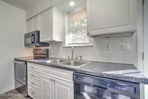 Kitchen - 6262 Beechfield Dr, Lansing, MI 48911 photo 5 of 5