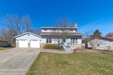 7192 Calkins Rd, Flint, MI 48532