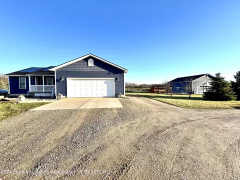 1570 W Mead Rd, Saint Johns, MI 48879