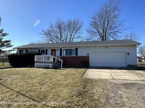 373 N Gilna Rd, Corunna, MI 48817
