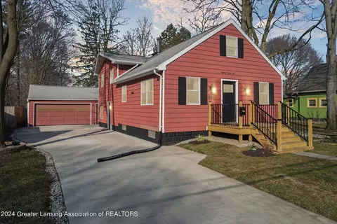 1885 Maple St, Holt, MI 48842