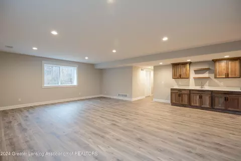 Living - 6225 Hilltop Ct, Bath, MI 48808 photo 2 of 2