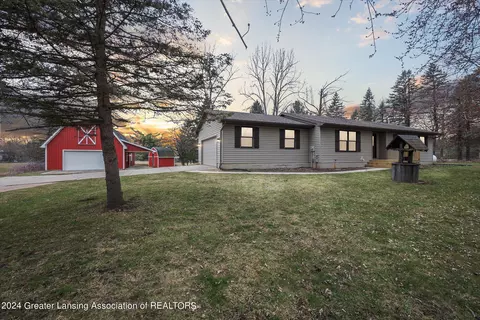 1691 N Michigan Rd, Eaton Rapids, MI 48827