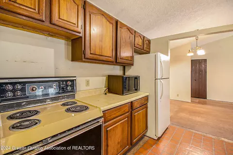 Kitchen - 13620 Turner, Dewitt, MI 48820 photo 1 of 2