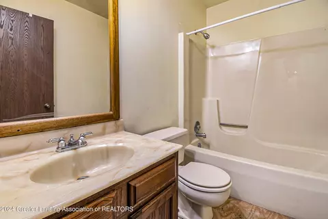 Bath - 13620 Turner, Dewitt, MI 48820 photo 2 of 2