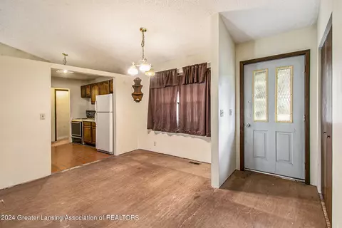 Entry Way - 13620 Turner, Dewitt, MI 48820 photo 1 of 1