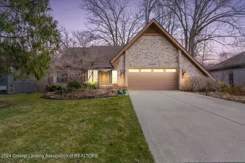 6206 Oakpark Trl, Haslett, MI 48840