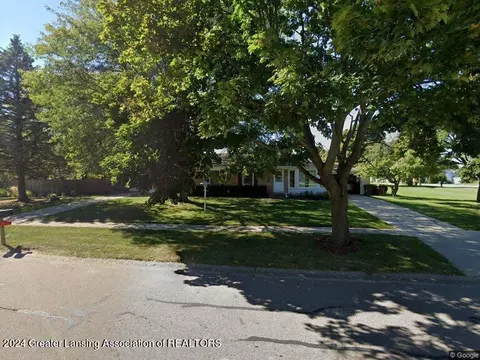 706 Harvest Ln, Lansing, MI 48917