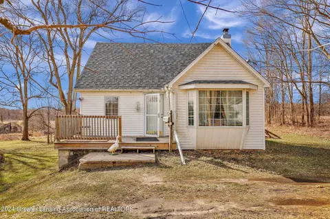 2369 N Gunn Rd, Holt, MI 48842