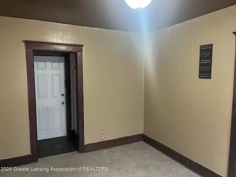 1004 Adrian, Jackson, MI 49203 photo 4