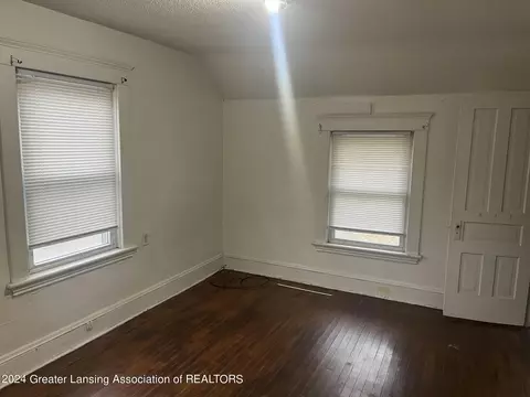 1004 Adrian, Jackson, MI 49203 photo 3