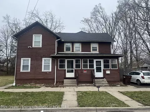 1004 Adrian, Jackson, MI 49203
