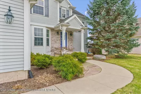 1253 Lobelia Ln, Dewitt, MI 48820 photo 6