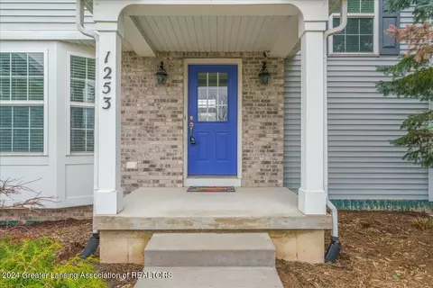 1253 Lobelia Ln, Dewitt, MI 48820 photo 8