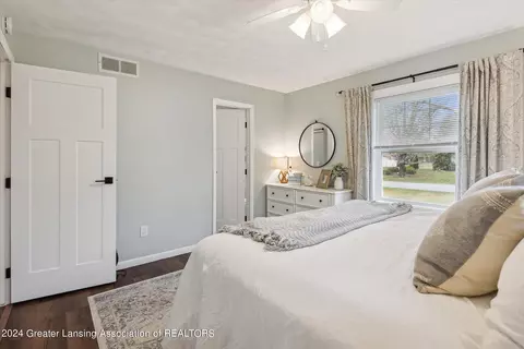 Bedroom - 1217 Alpine Dr, Dewitt, MI 48820 photo 5 of 7