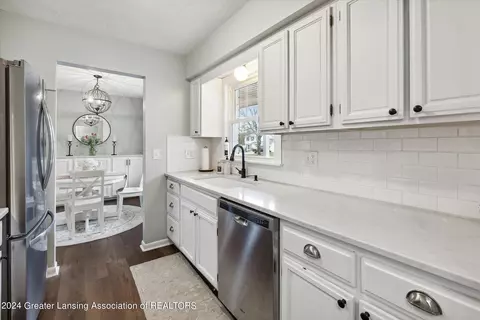 Kitchen - 1217 Alpine Dr, Dewitt, MI 48820 photo 4 of 7
