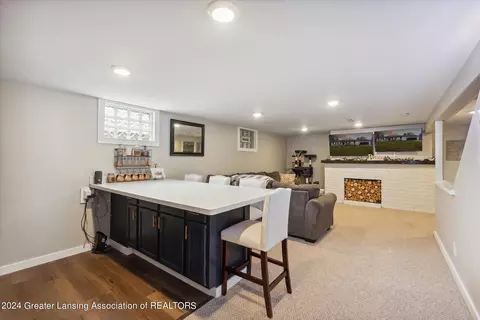 Kitchen - 1217 Alpine Dr, Dewitt, MI 48820 photo 6 of 7