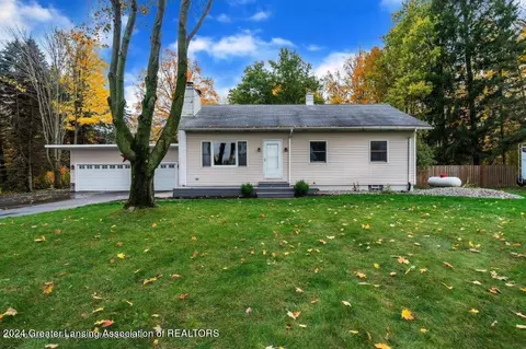 2115 Tomlinson Rd, Mason, MI 48854