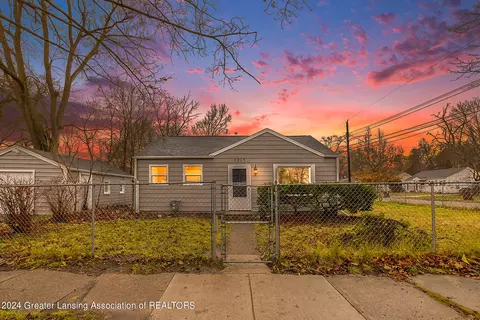 1217 Greenwood Ave, Lansing, MI 48915