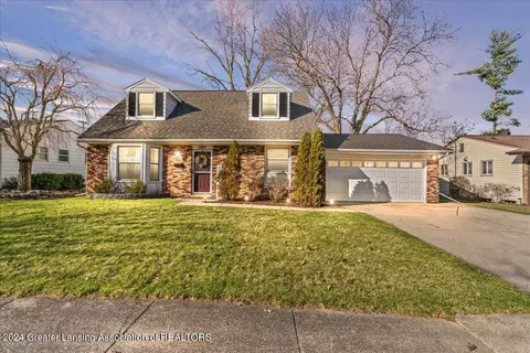2907 Greenbriar Ave, Lansing, MI 48912
