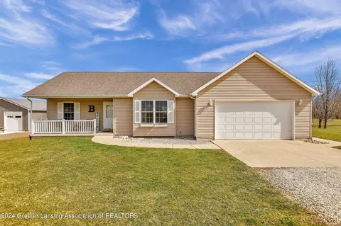 5085 S Ainger Rd, Olivet, MI 49076