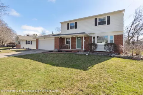 1004 Shelter Ln, Lansing, MI 48912