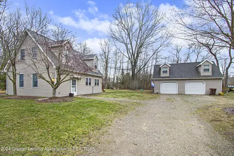 1000 Hermitage Farm Ln, Stockbridge, MI 49285