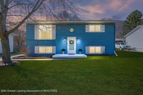 449 N Rogers St, Mason, MI 48854