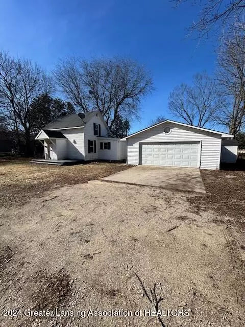 1205 Carnahan St, Alma, MI 48801