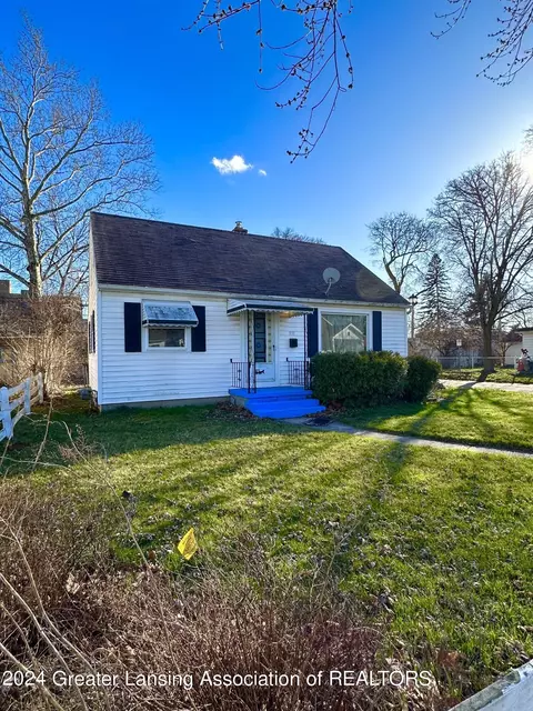 331 Strathmore Rd, Lansing, MI 48910
