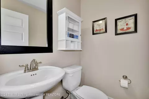 Bath - 1330 Sanborn Dr, Dewitt, MI 48820 photo 1 of 2