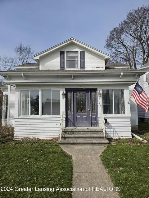502 S Cochran Ave, Charlotte, MI 48813