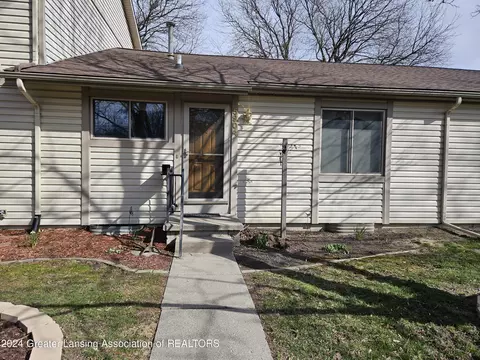 5904 Okemos Rd, Haslett, MI 48840